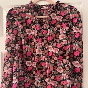 Long sleeve Avara fall floral blouse Size M